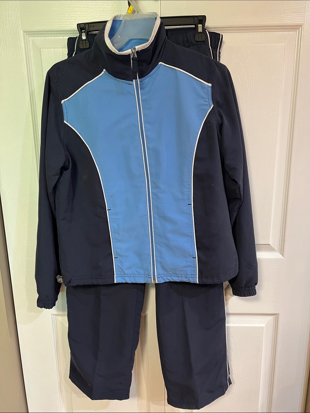 Three Hearts Petite Women’s Vintage 2 Piece matching warm up.